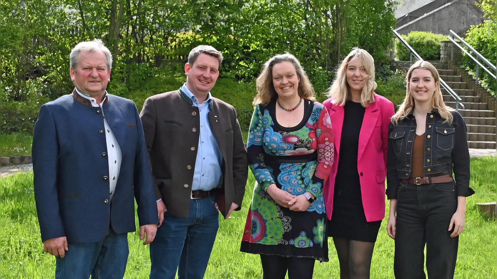 Eine neue Hausärztin! Frau Dr. med. Hönig (mitte) übernimmt die ärztliche Versorgung in Hohenkammer. (Foto: red)