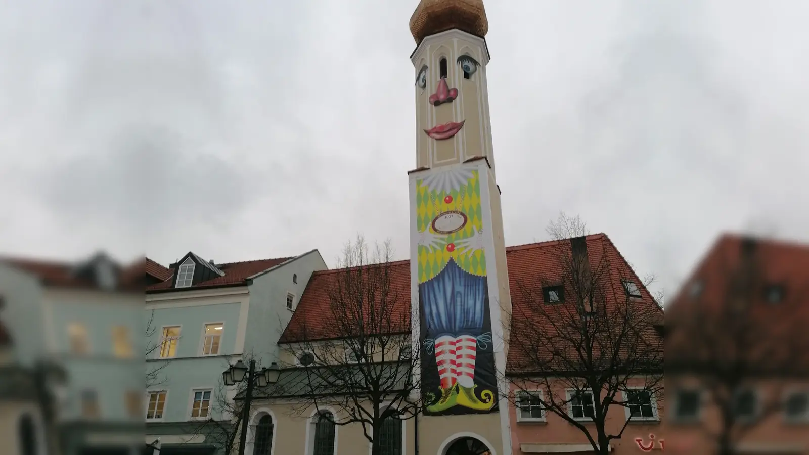 Im Erdinger Frauenkircherl findet eine Ausstellung zum Thema Demenz statt. (Archivbild: jhö)