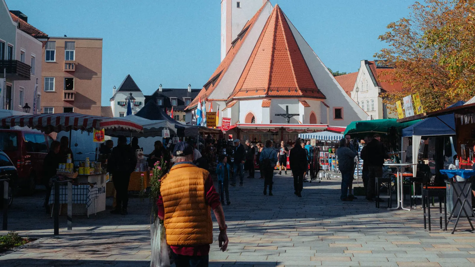 Der Veitsmarkt lädt zum Verweilen und Genießen ein. (Foto: Stadt Dorfen)