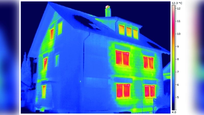 Die Oberflächentemperatur der Gebäude wird mit Farben sichtbar gemacht. (Foto: Stadtwerke Freising)