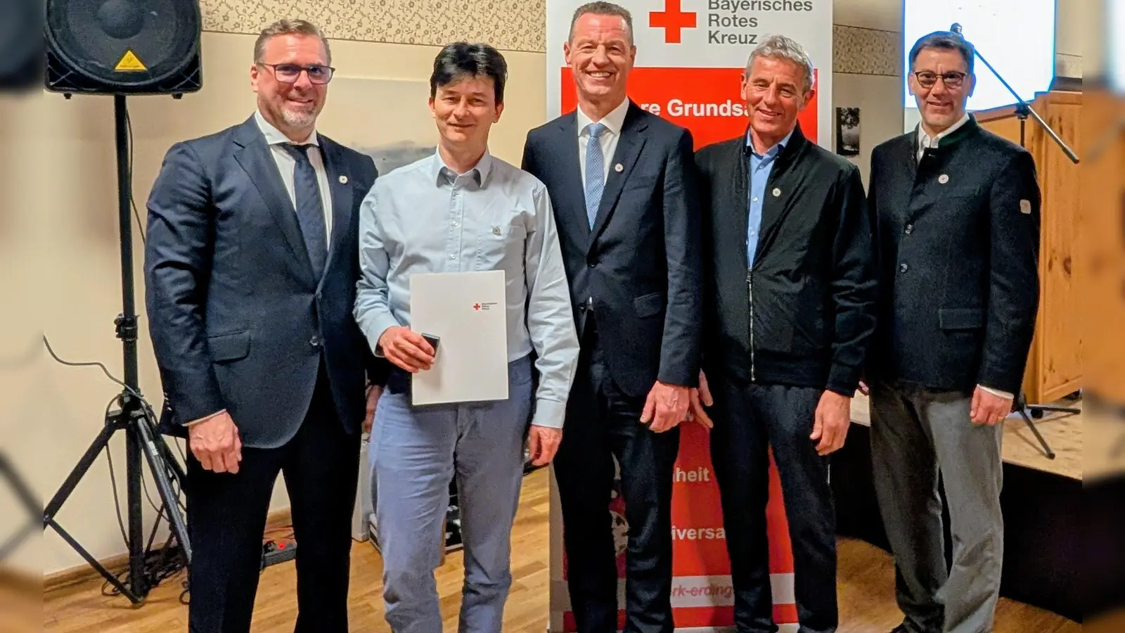 Von links: Jürgen Loher (Vorsitzender), die Geehrten Lorenz Bott-Flügel, Christian Berther und Franz Hofstetter sowie Andreas Lindner (Kreisgeschäftsführer). (Foto: Danuta Pfanzelt)