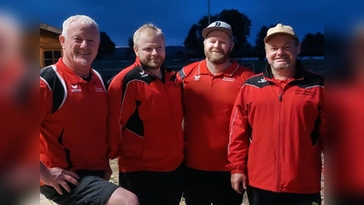 Steinhöring spielte mit: Gerhard Wippl, Michael Paul, Hans Paul jun., Martin Bachleitner (von links) und dem Ersatzmann Toni Schweiger (nicht im Bild). (Foto: Verein)