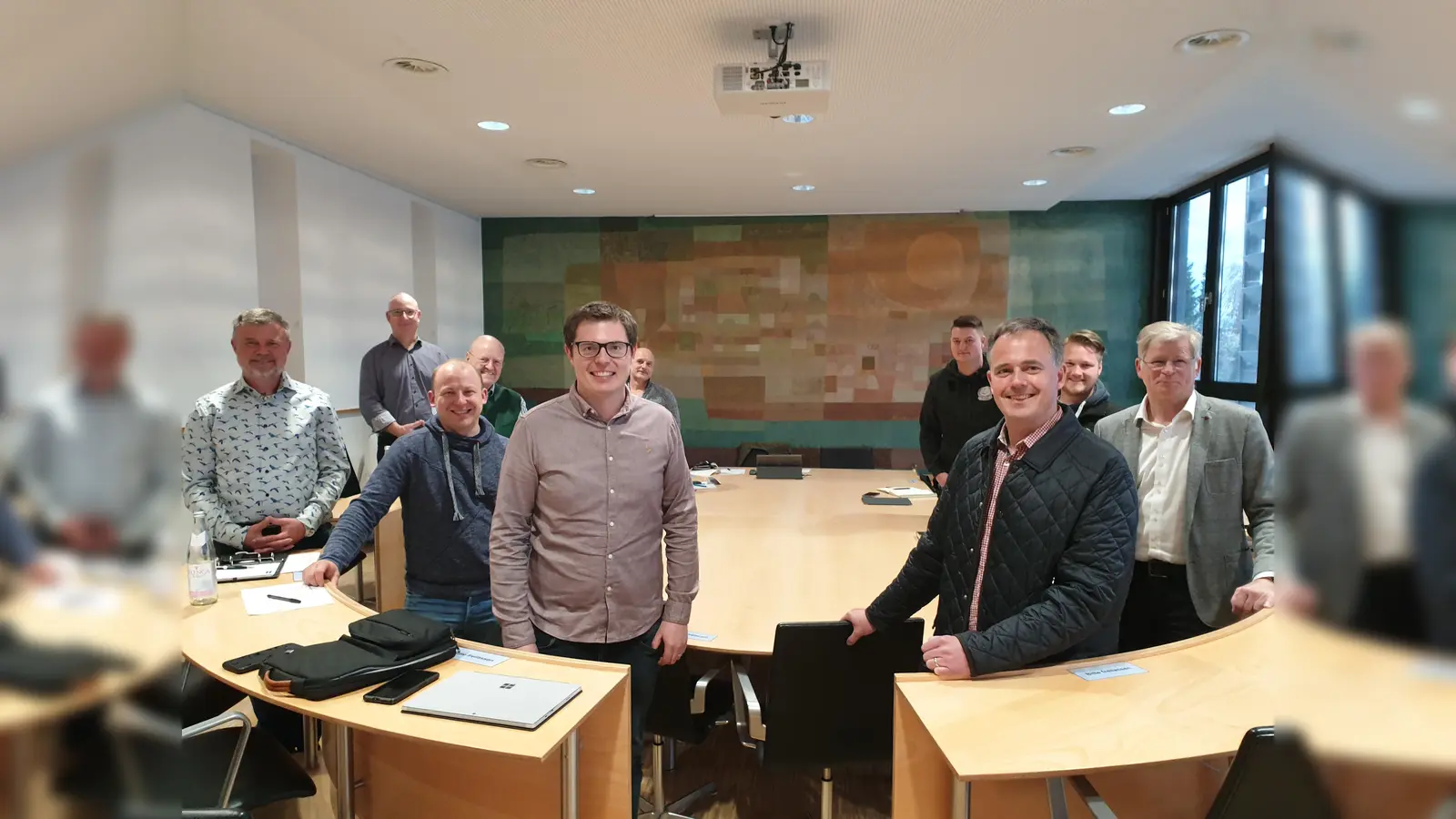 Die Planungen sind im vollen Gange (Vordere Reihe v.l.): Reinhard Tonollo, Stefan Staudinger und Manuel Scheyerl, Ludwig Schweiger und Helmut Sloim. (Foto: Thomas Schächtl)
