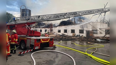 Die Einsatzkräfte hatten alle Hände voll zu tun. (Foto: FFW Altenerding)