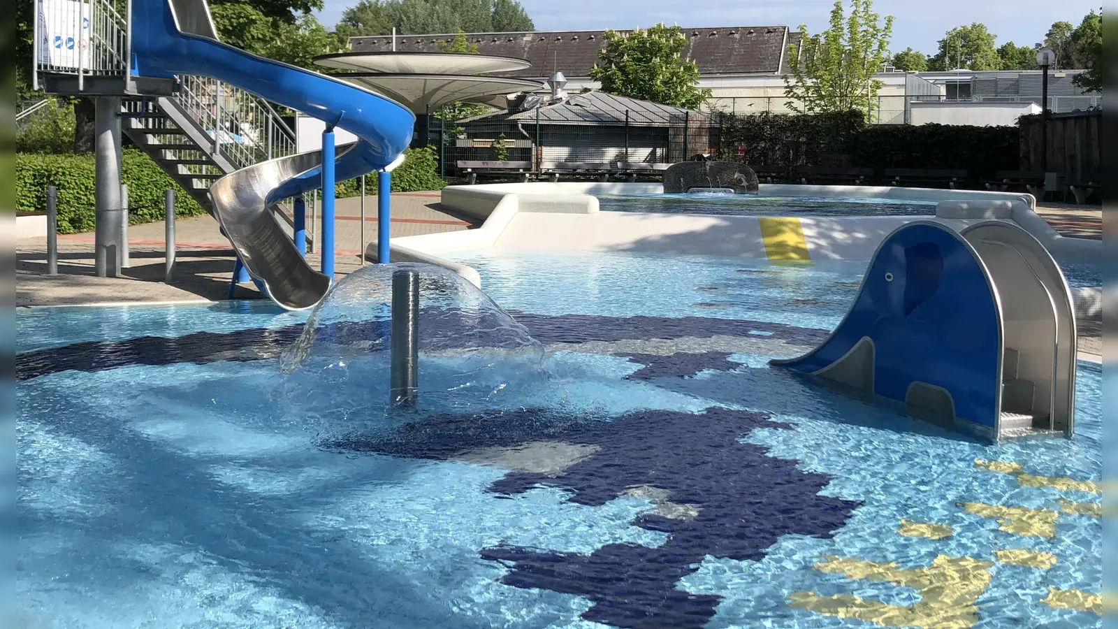 Die Aktion “Bayern schwimmt” hat das Ziel, die Schwimmfähigkeit von Kindern zu fördern und die Zahl der Badeunfälle zu reduzieren. (Symbolbild: hw)