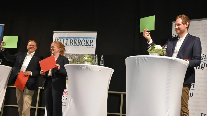 Stefan Kronner, Tanja Knieler und Benjamin Henn (v.l.) wollen am 20. Oktober gerne zum Bürgermeister in Hallbergmoos gewählt werden. (Foto: bro)