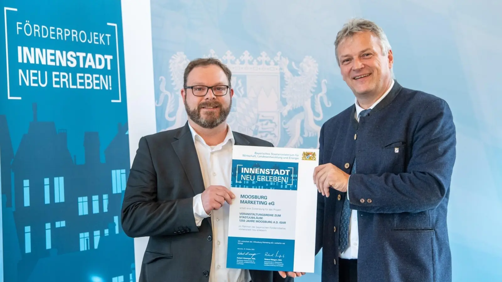 Eine willkommene Finanzspritze für Moosburgs Stadtmarketing! (Foto: StMWi/Heddergott)