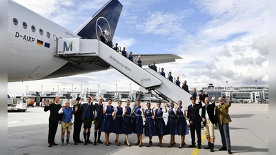 Botschafter Bayerns: bayerische Tracht auf Lufthansa Flügen weltweit. (Foto: FMG)