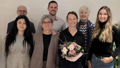 v.l. Dr. Tobias Preising (Planwerk), Melike Gems (Assistenz), Anne Ackermann, Christian Famira-Parcsetich (Stad), Stefanie Auer, Ulrike Malordy („Klettham kommt zusammen”) und Teodora Terescenco (Stadt). (Foto: Stadt Erding)