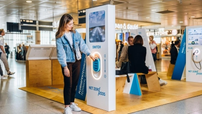 Die Erlebnisfläche „Net Zero 2035” macht die Klimaziele des Münchner Flughafens interaktiv erlebbar. (Foto: Flughafen München GmbH)