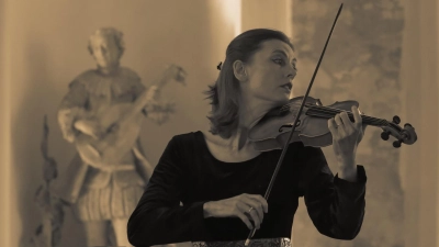 Penelope Spencer begeistert an der Violine. (Foto: Manfred Schalk)
