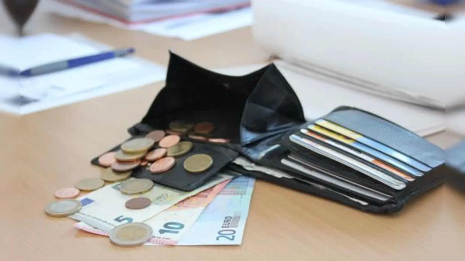 Geldbeutel auf und für die gute Sache spenden! Die Geflüchteten werden es Ihnen danken. (Foto: cr )