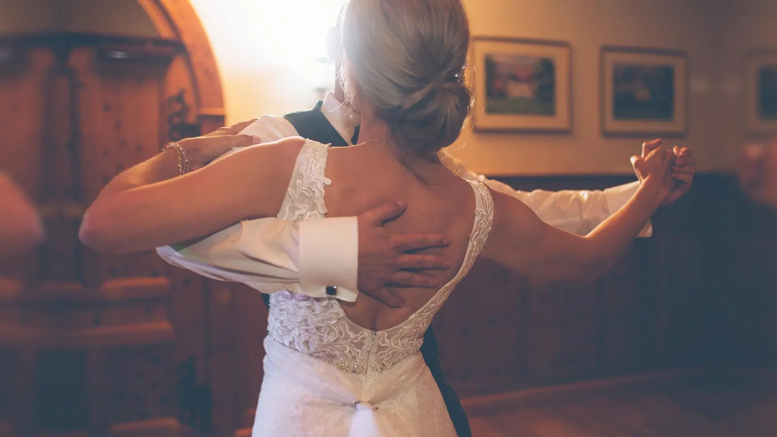 „Fit für Hochzeit und Ball“ heißt der Kompakt-Tanzkurs für Hochzeitspaare und Ballgäste.  (Foto: Anija Schlichenmaier)