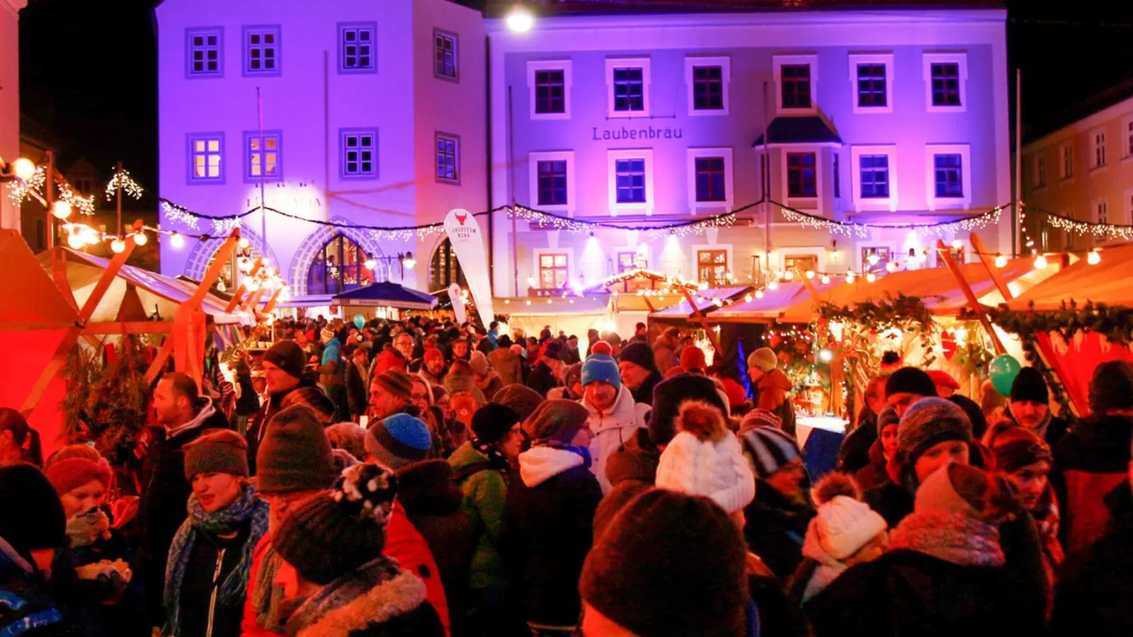 Dicht an dicht ginge es her beim Christkindlmarkt - angesichts der Lage zu riskant.<br> (Foto: Masell)