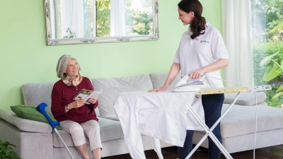 Pflegebedürftige können zur Unterstützung im Alltag jetzt die hauswirtschaftlichen Hilfen der Malteser in Anspruch nehmen.  (Foto: Kathrin Harms / Malteser)