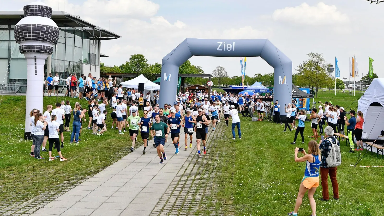 Der Airportlauf 2023 fand zum ersten Mal nach der Pandemie und zum 17. Mal insgesamt statt. (Foto: FMG/ATF Pictures)