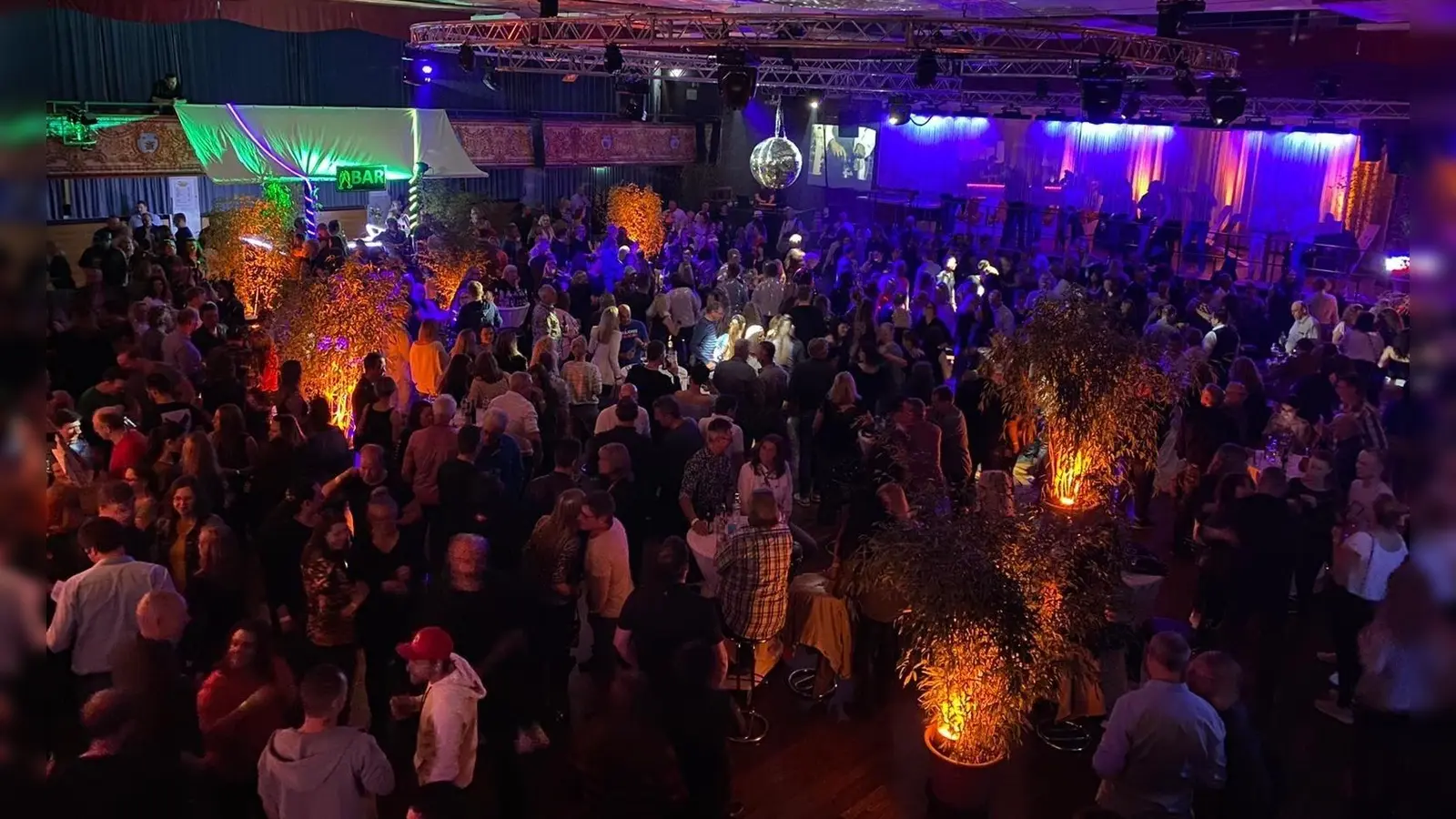 Immer ein Garant für beste Stimmung - die Ü30 - Partys des Fördervereins (Foto: M. John)