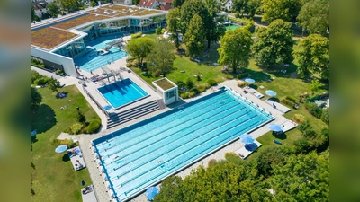 Die Freibandsaison beginnt und das fresch öffnet seien Außenbereich. (Foto: Freisinger Stadtwerke)