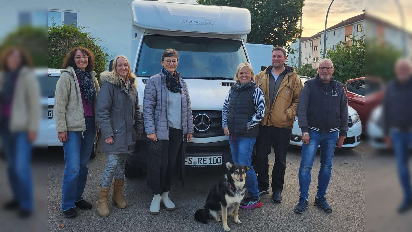 Das Team vom Fachdienst BIQ der Caritas kümmert sich um die Logistik. (Foto: LRA)