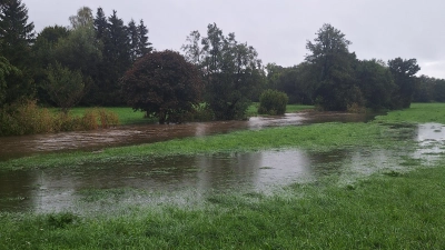 Laut Wasserwirtschaftsamt ollen die Pegelstände sinken. (Foto: chö)