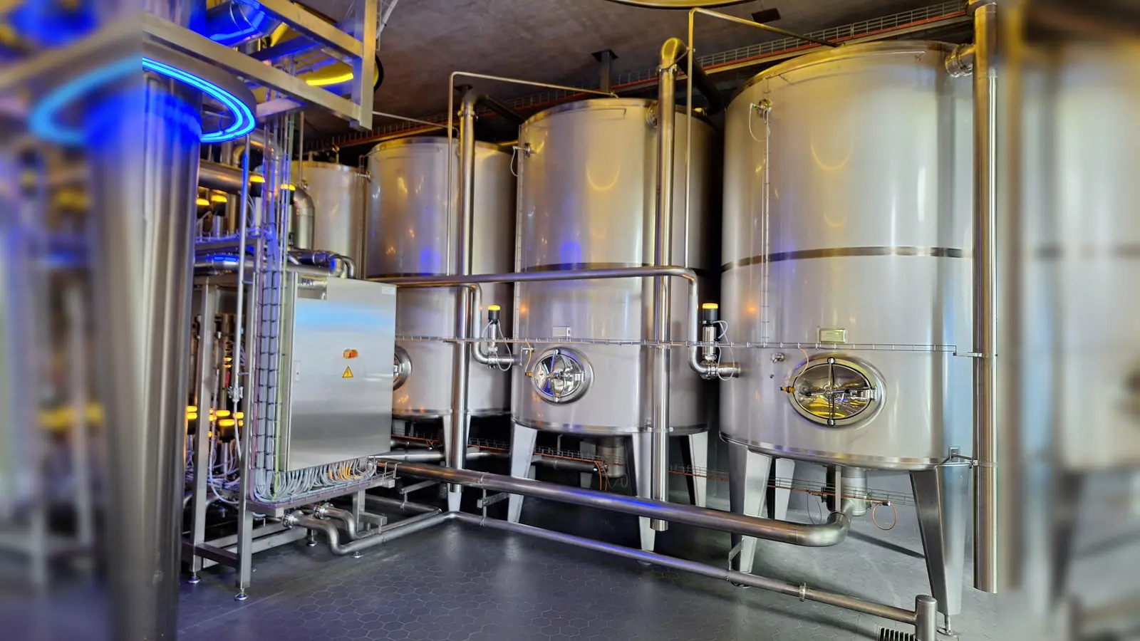 Mit hochmoderner Technik rüstet die älteste Brauerei der Welt den neuen Kombikeller aus. (Foto: chö)