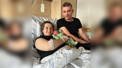 Die kleine Familie ist wohlauf und sehr glücklich über den Familienzuwachs. (Foto: LRA Erding)