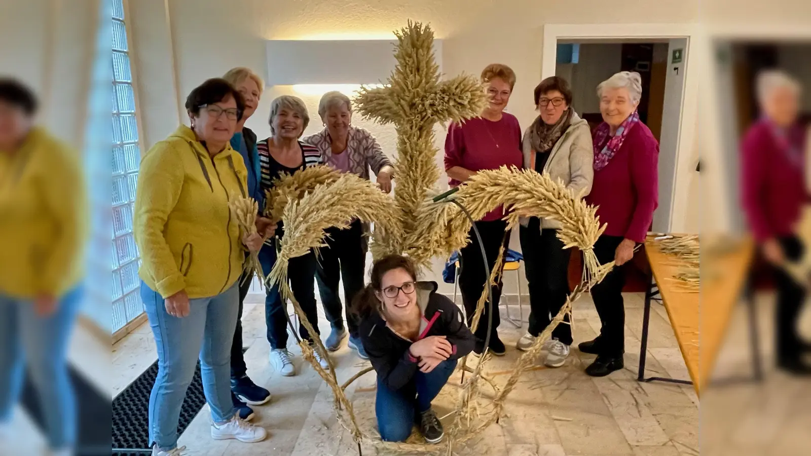 Die Erntekrone in neuer Gestaltung. (Foto: Pfarrei Altenerding)