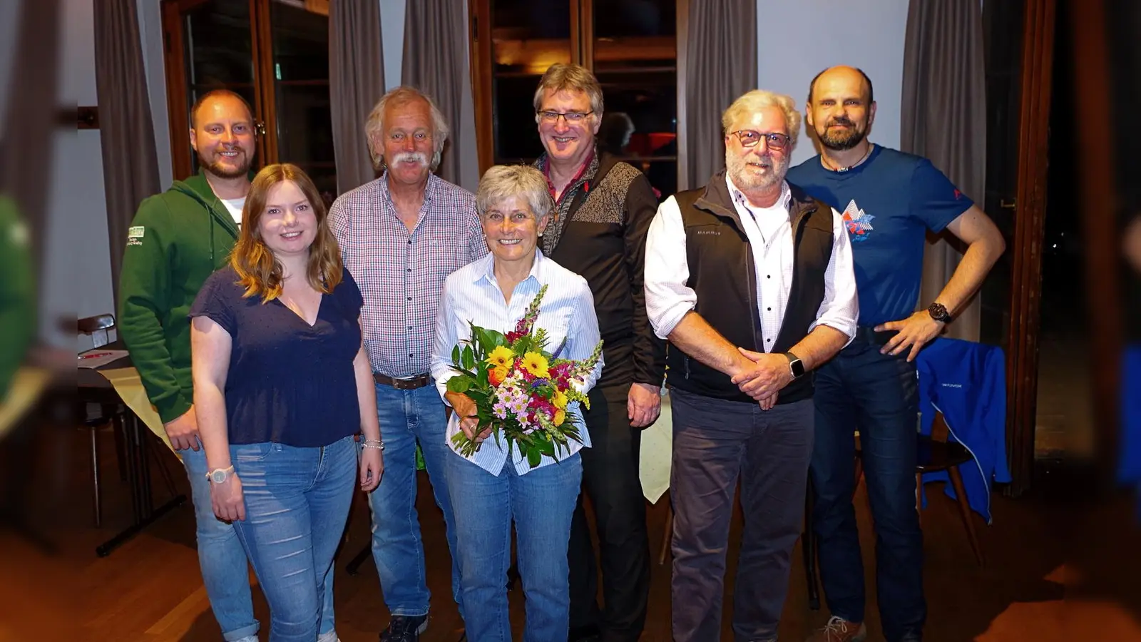 Alte und neue Vorstandsmitglieder(v. li.): Roland Bode, Magdalena Capelle, Hans Brenner, Toni Chrastny, Florian Herbst, Robert Capelle und Marcus Rau.  (Foto: Thomas Scheller)