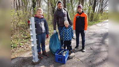 Viele Helder der SpVgg Altenerding machten beim Ramadama mit. (Foto: SpVgg Altenerding)