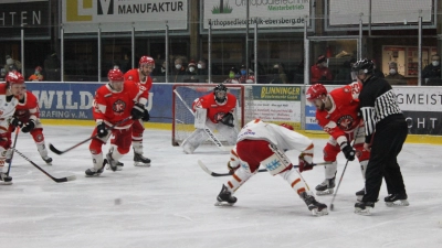 Gegen den TEV Miesbach musste der EHC Klostersee auf heimischen Eis seine erste Saisonniederlage (1:2) einstecken.  (Foto: smg/EHC)