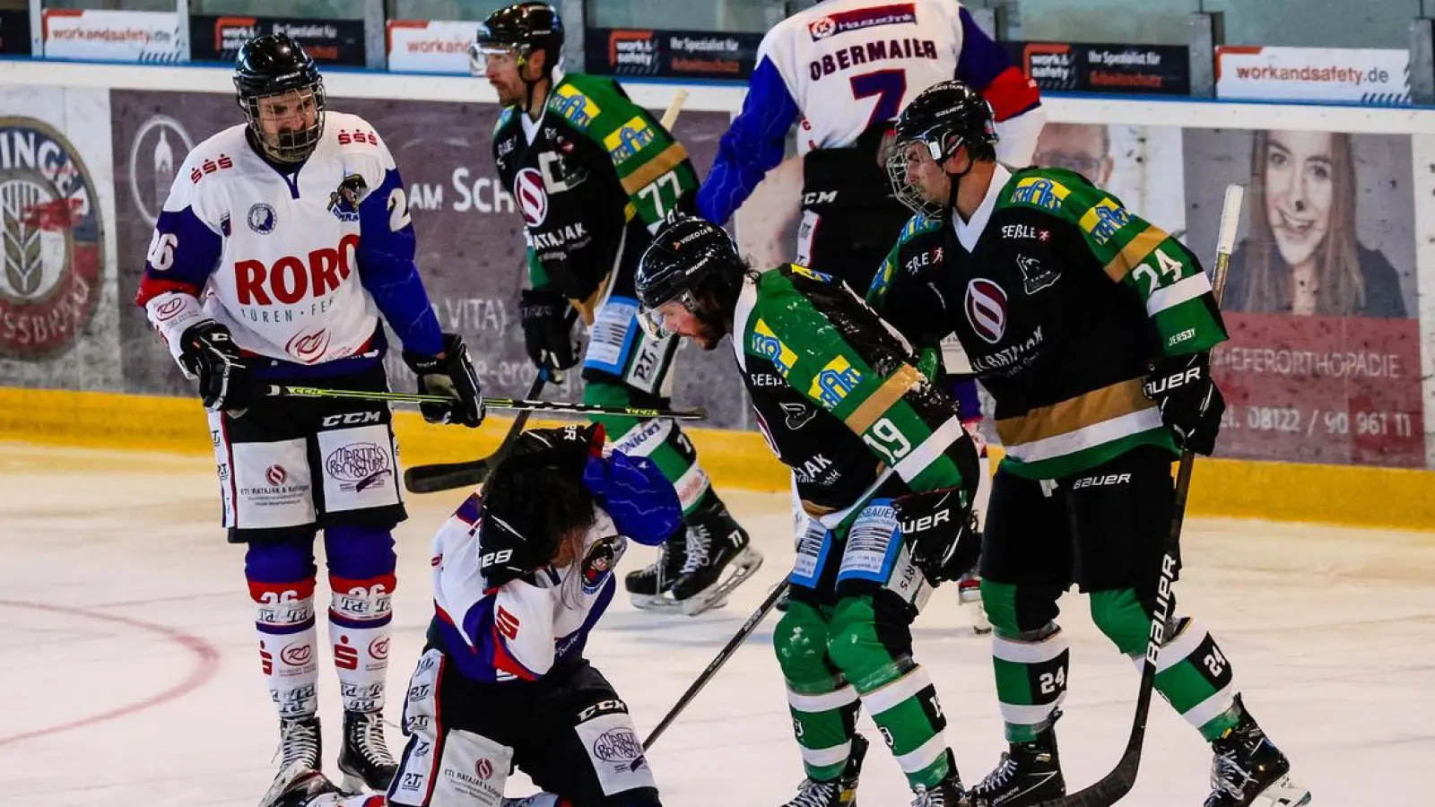 Heißt umkämpft waren die Derbys gegen Dorfen, bei denen die Erding Gladiators dreimal als Sieger vom Platz gingen. (Foto: Foto Riedel)