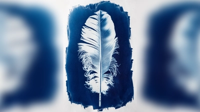 Blau ist aufgrund der Technik die maßgebende Farbe der Fotografien. (Foto: Klaus Massanetz)