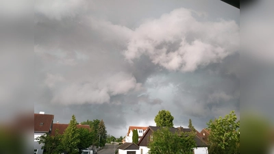 Heftige Unwetter mit Gewittern, Orkanböen, Starkregen, Hagel drohen.  (Foto: std)