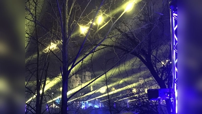In vielen Städten gibt es mittlerweile Lichtershows anstelle von Feuerwerken - so auch im Zentrum Erdings.. (Foto: ar/pst)
