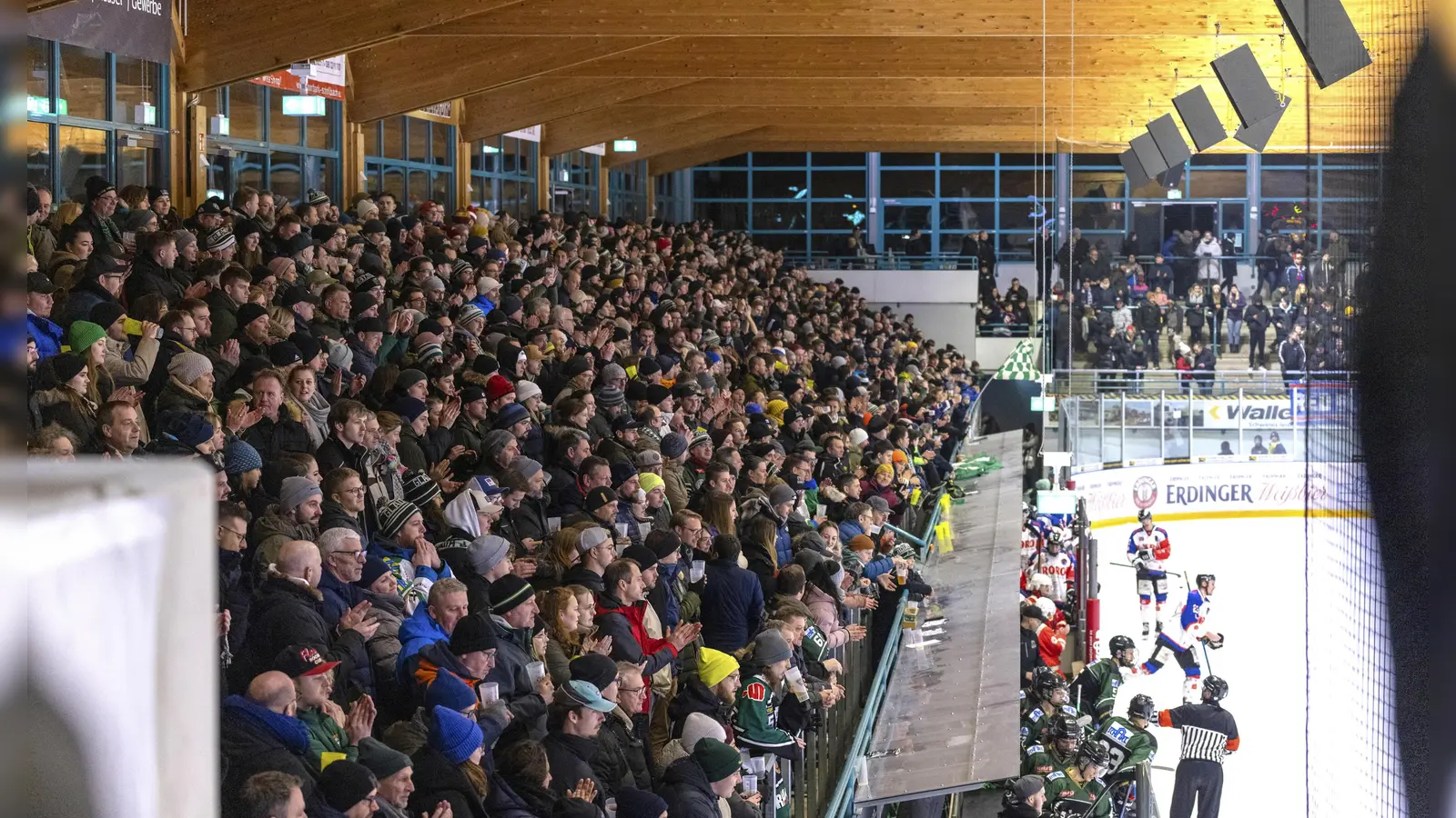 Die Zuschauerränge waren sehr gut gefüllt. (Foto: Erding Gladiators)