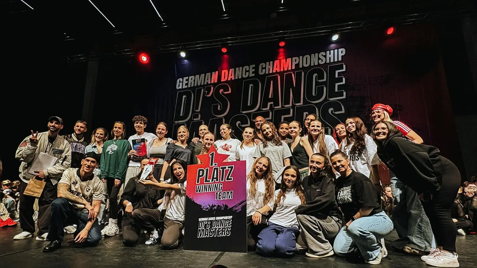 Sieger gegen deutschlandweite Konkurrenz: Die Hip-Hop-Tänzer von Da-Capo beim „D!‘s Dance Masters“ in Fulda am 24. Mai. 						 (Foto: TSG Da Capo)