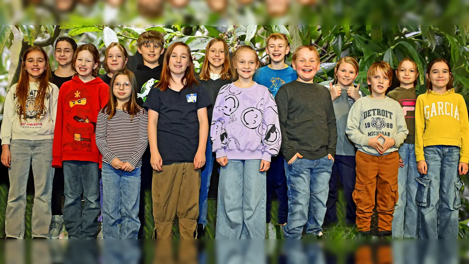 Die Theaterküken der Laienspielgruppe Langenbach proben mitten im Urwald bereits für die Präsentation von „Das Dschungelbuch“ unter dem Motto: „Kinder spielen für Kinder“. Der Kartenvorverkauf hat bereits begonnen. (Foto: R. Lex)