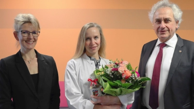 Dr. Kristin Zinner (mi.) ist die zweite weibliche Chefärztin am Klinikum Freising. (Foto: Klinikum Freising)