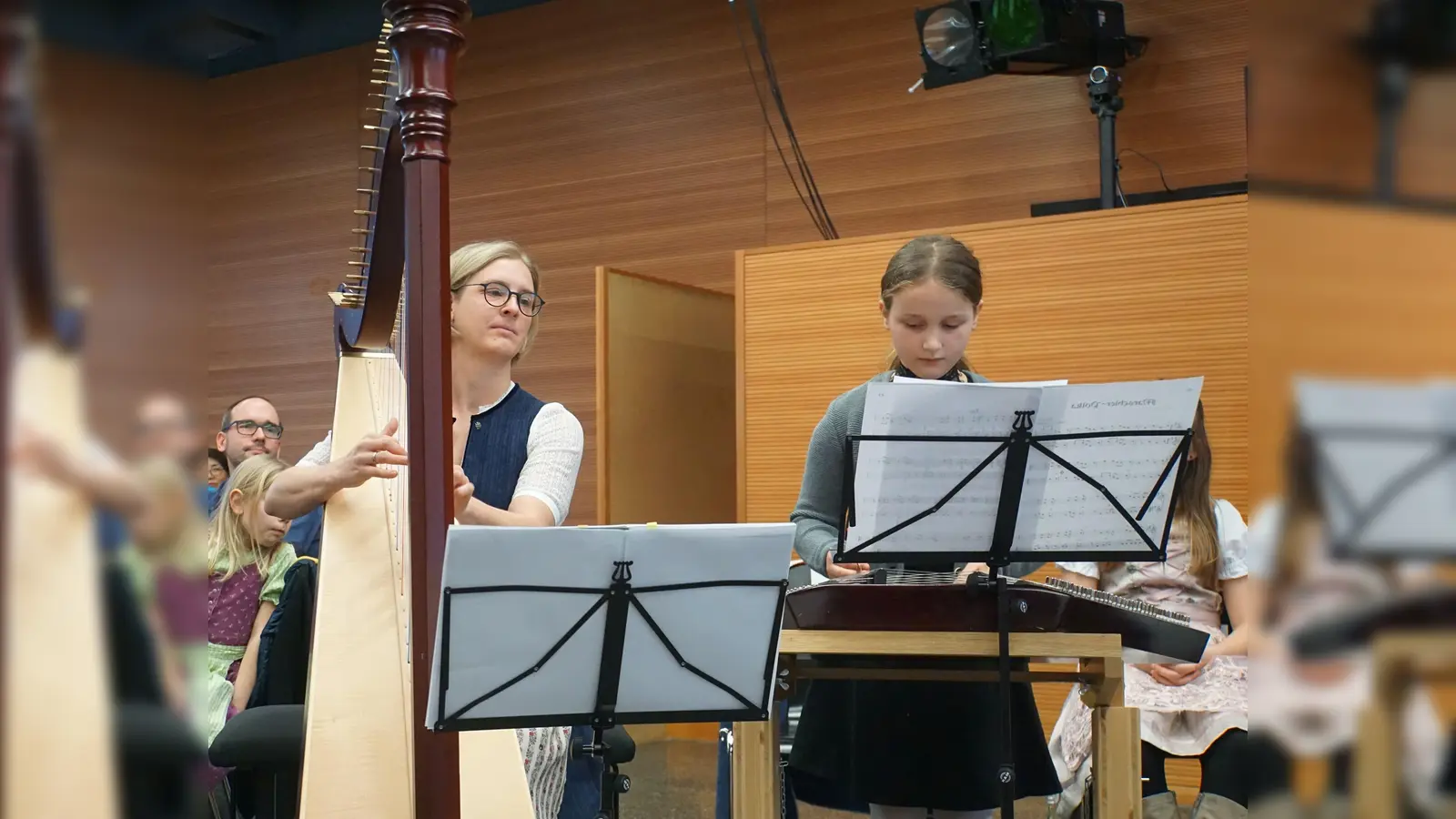 Traditionelles Singen und Musizieren - ein Brauch, den es gilt aufrecht zu erhalten. (Foto: Musikschule Freising)