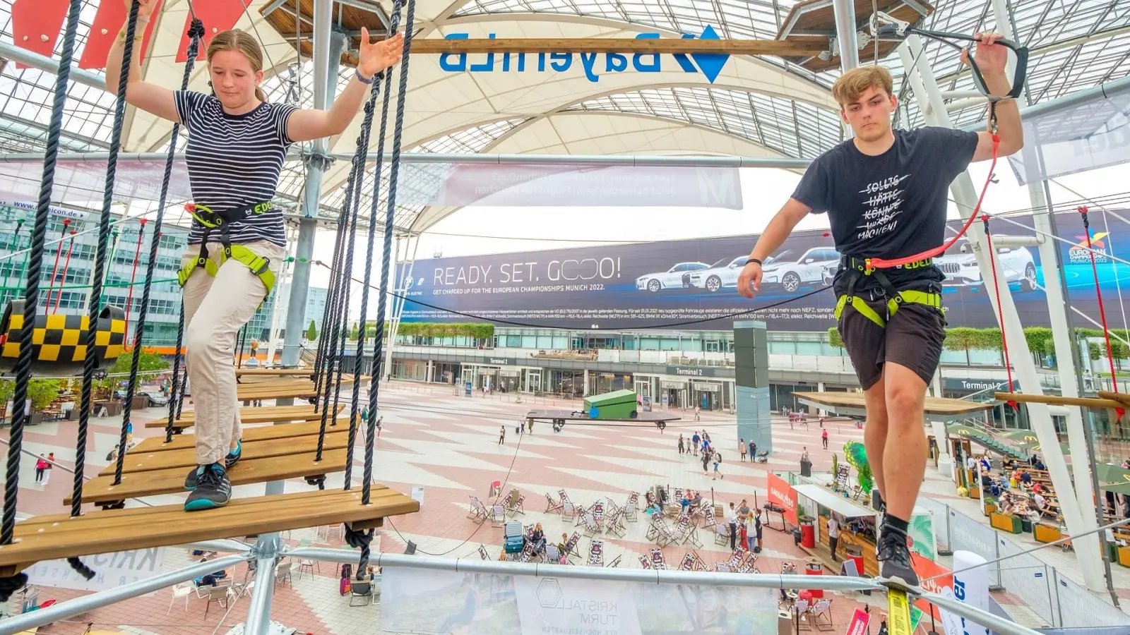 Noch bis 25. September kann man sich am Flughafen in lichte Höhen wagen. (Foto: FMG/Andreas Schebesta)