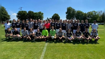 Die Meister-Mannschaft der Saison 2019/21. (Foto: SVE Berglern)