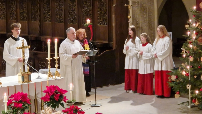 An Silvester feierten Pastoralreferent Markus John und Prädikantin Marina Weise die ökumenische Jahresschlussandacht. (Foto: John)